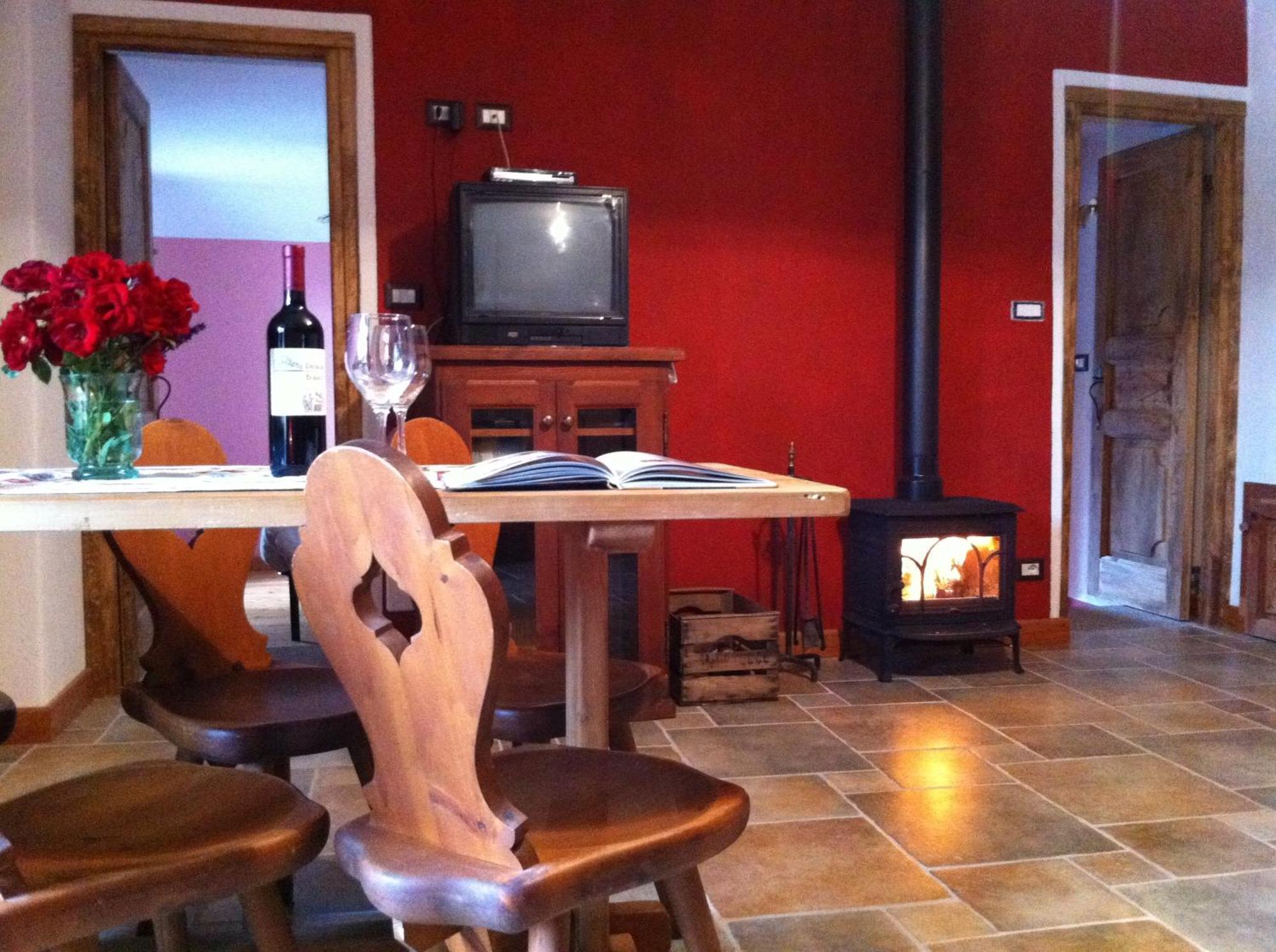 La Placette - Albergo Diffuso E Trattoria Usseaux Екстериор снимка