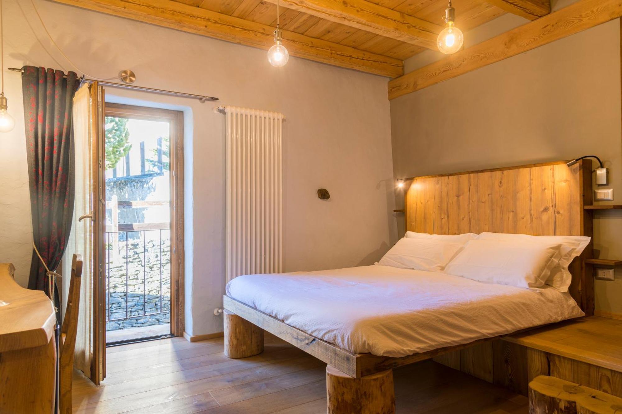 La Placette - Albergo Diffuso E Trattoria Usseaux Екстериор снимка
