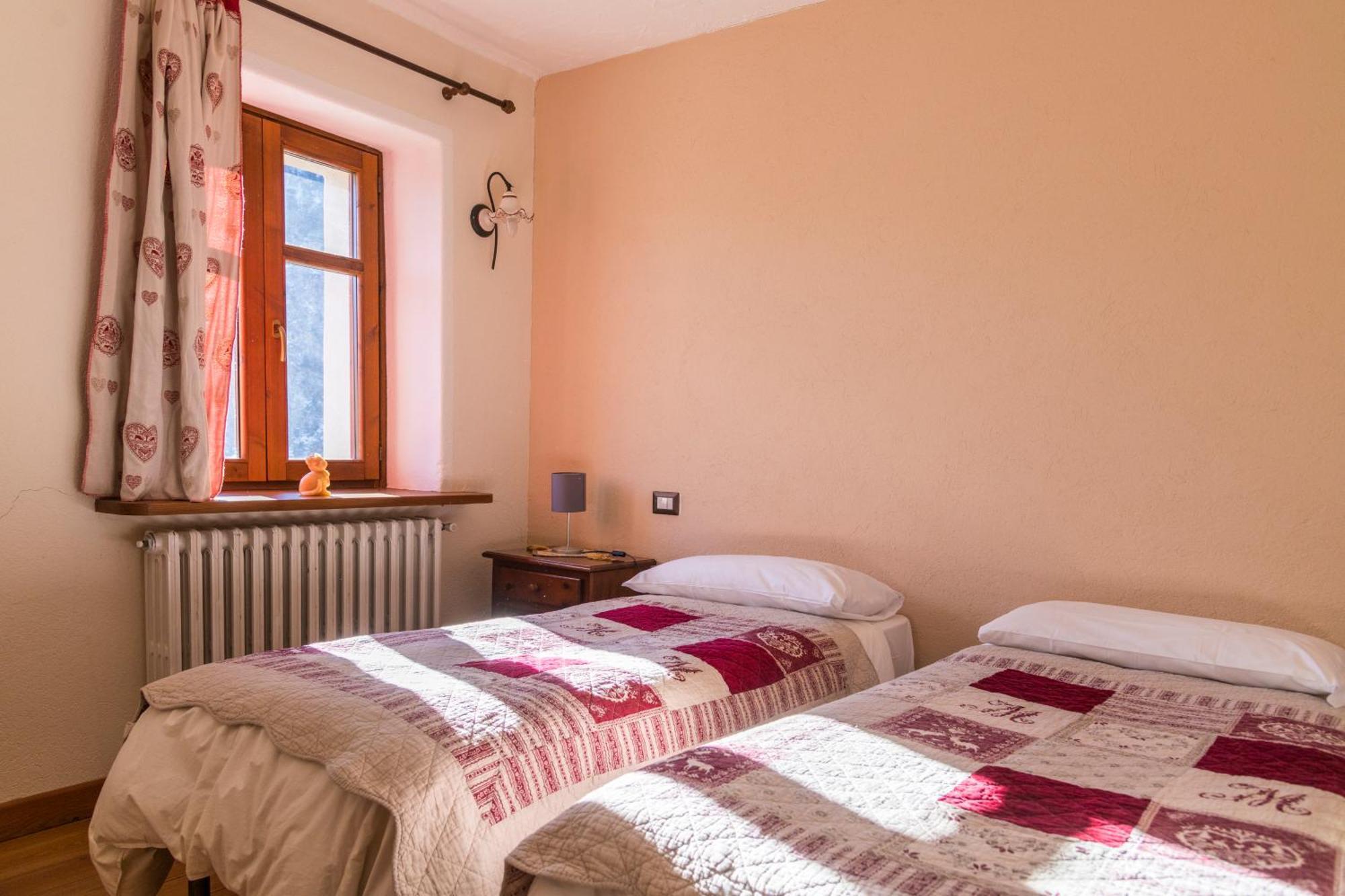 La Placette - Albergo Diffuso E Trattoria Usseaux Екстериор снимка