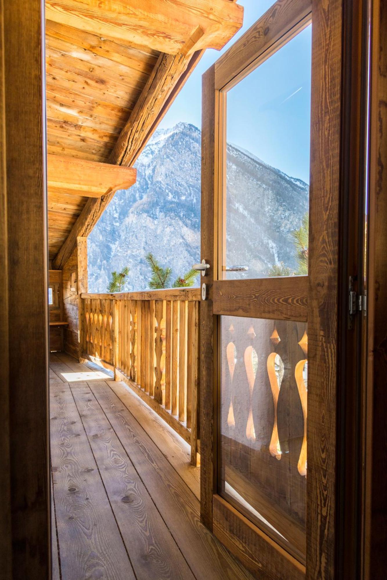 La Placette - Albergo Diffuso E Trattoria Usseaux Екстериор снимка