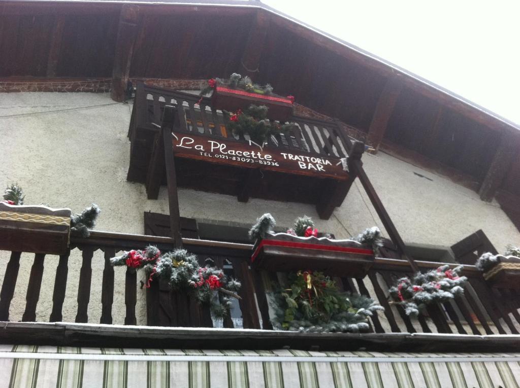 La Placette - Albergo Diffuso E Trattoria Usseaux Екстериор снимка