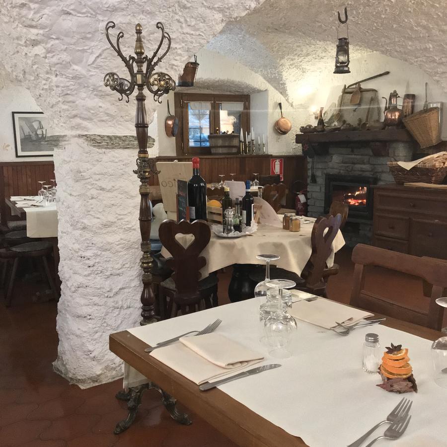 La Placette - Albergo Diffuso E Trattoria Usseaux Екстериор снимка