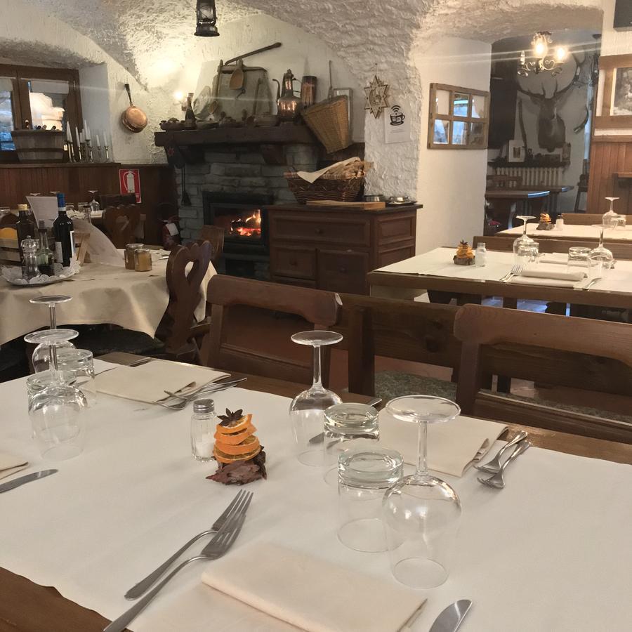 La Placette - Albergo Diffuso E Trattoria Usseaux Екстериор снимка