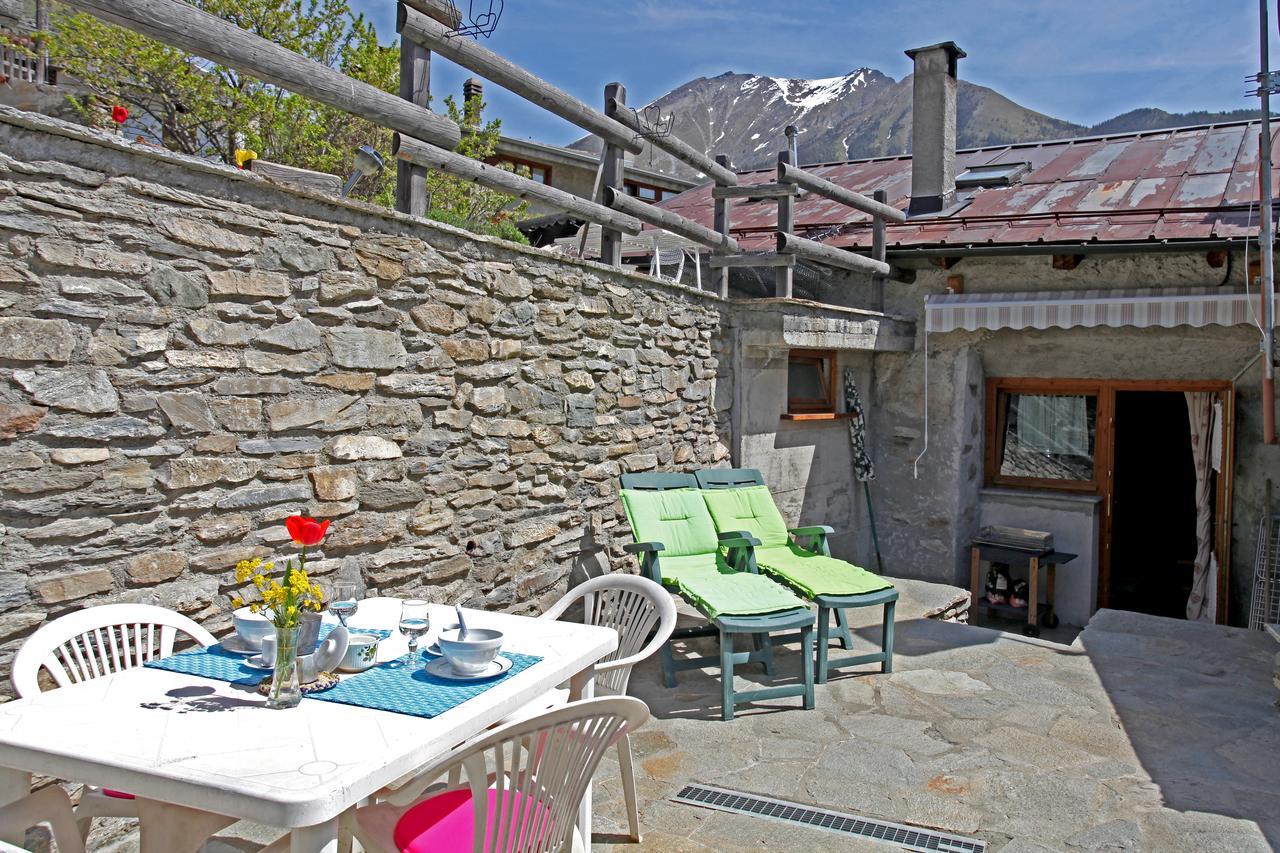 La Placette - Albergo Diffuso E Trattoria Usseaux Екстериор снимка