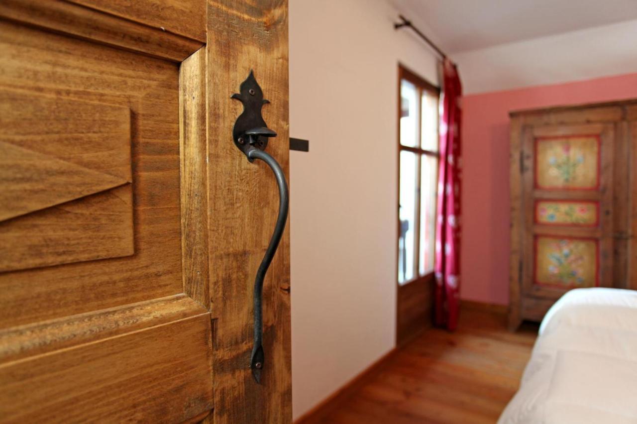 La Placette - Albergo Diffuso E Trattoria Usseaux Екстериор снимка